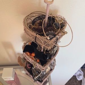 Heart Shaped Jewelry Stand